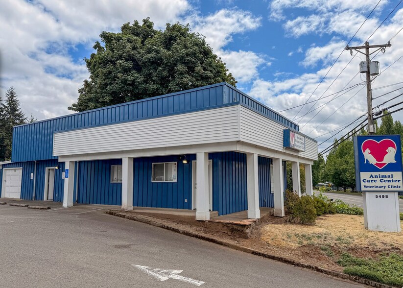 More Photos Of 5498 Commercial St SE, Salem Veterinarian Kennel For Sale