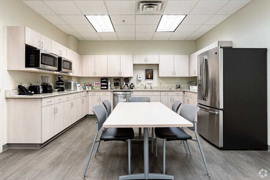 More Photos Of 2305 River Rd, Louisville Office For Lease