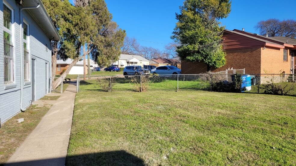 More Photos Of 2945 Sunnyvale St, Dallas Religious Facility For Sale