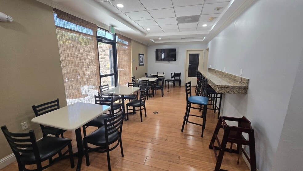 More Photos Of 2356 Stockton Blvd, Sacramento Hotel For Sale