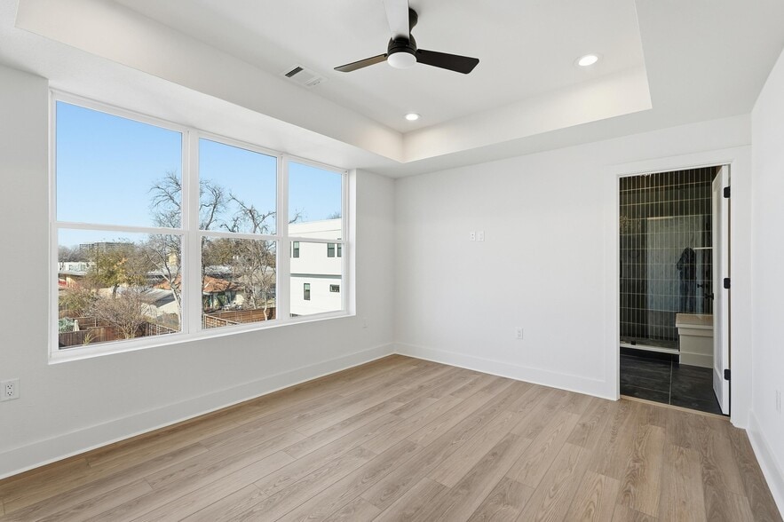 More Photos Of 2202 N Carroll Ave, Dallas Apartments For Sale
