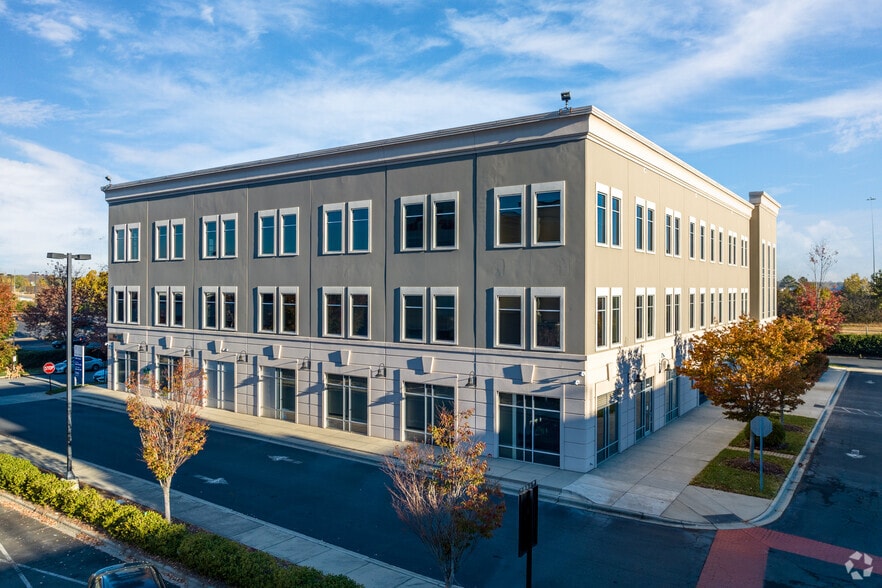 More Photos Of 2015 Ayrsley Town Blvd, Charlotte Unknown For Lease