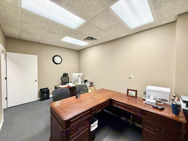 More Photos Of 300-368 Sundown Rd, South Elgin Storefront For Lease