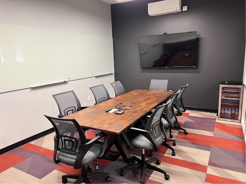 More Photos Of 2002 Madison St, Everett Coworking Space