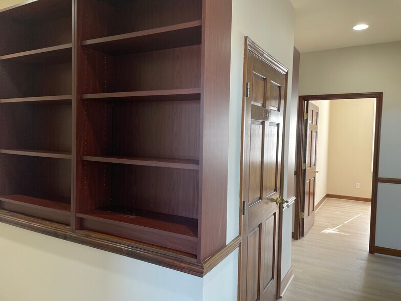 More Photos Of 6 Consultant Pl, Durham Office For Lease