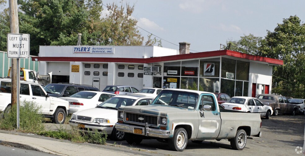 Primary Photo Of 292 N Main St, Spring Valley Auto Repair For Sale