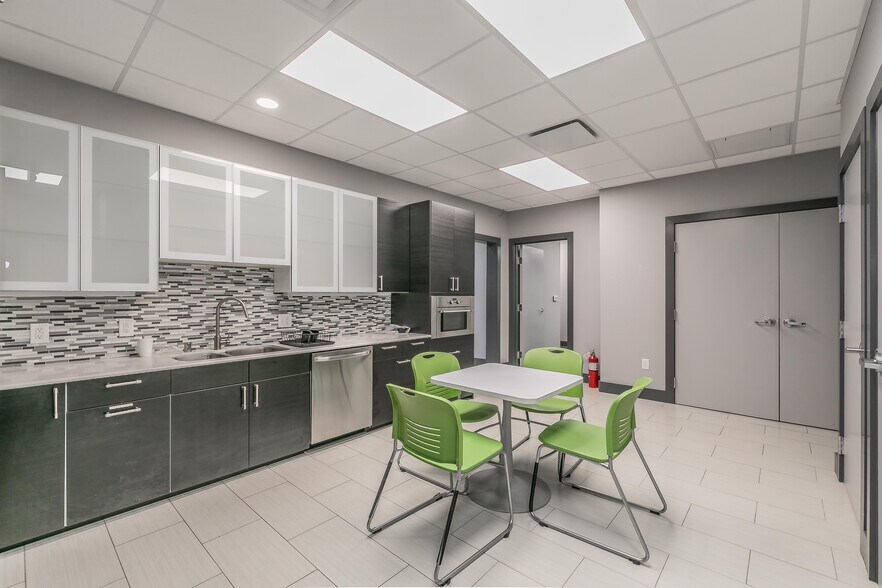 More Photos Of 418 Village Dr, Murphy Medical For Sale