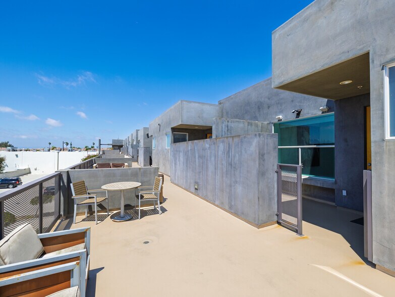 More Photos Of 215-237 California St, El Segundo Loft Creative Space For Lease
