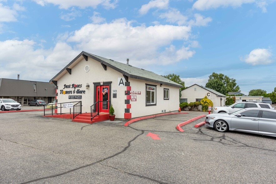 More Photos Of 5428 W Clearwater Ave, Kennewick Storefront Retail Office For Lease