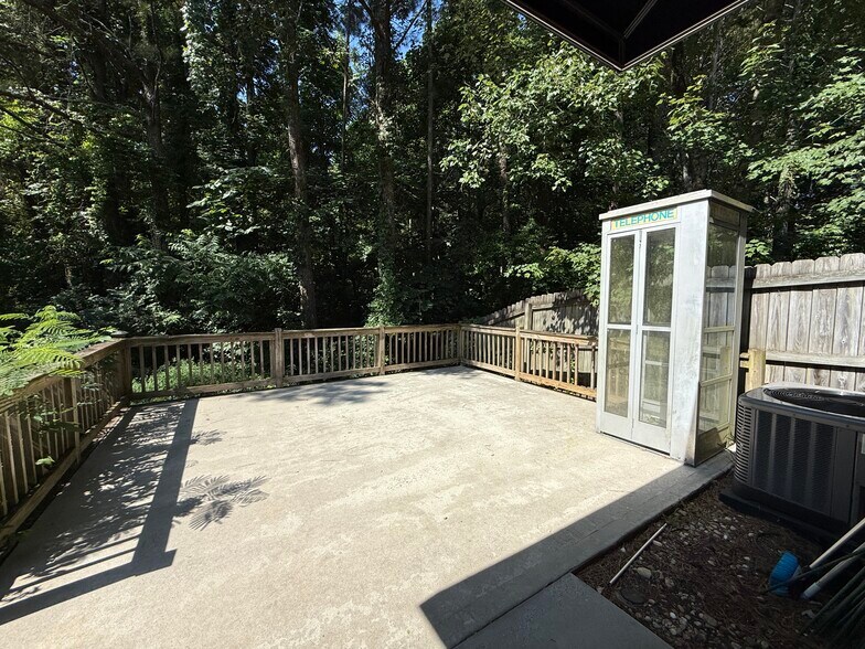 More Photos Of 99 Grove Park Ln, Woodstock Loft Creative Space For Sale