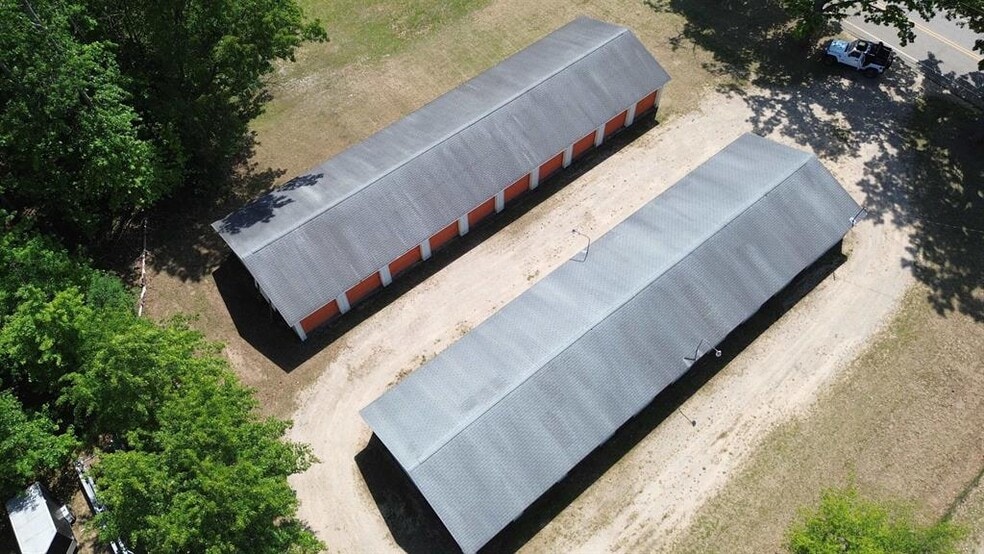 More Photos Of 307 S Bringold Ave, Lake Self Storage For Sale