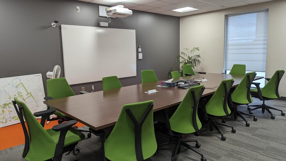 More Photos Of 700 York St, London Office For Lease