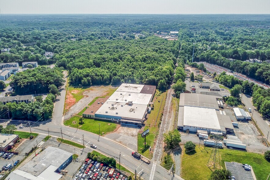 More Photos Of 5500 N Sharon Amity Rd, Charlotte Manufacturing For Lease