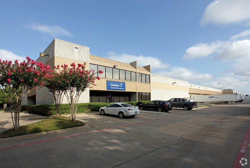 More Photos Of 9001-9015 Sterling St, Irving Distribution For Lease