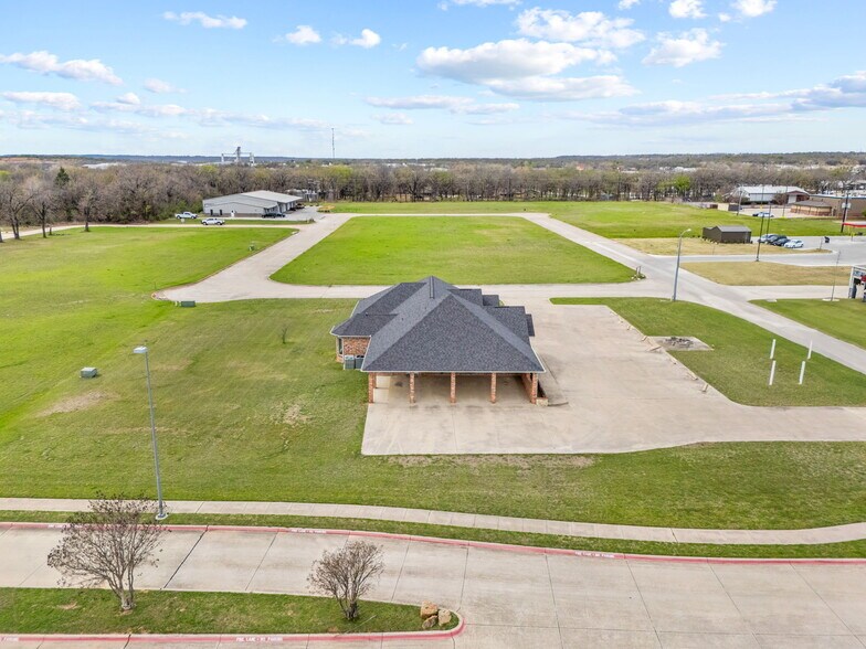 More Photos Of 401 Center Court Dr, Bridgeport Medical For Lease