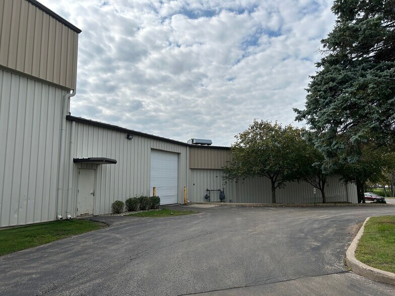 More Photos Of 3700 Commerce Dr, Madison Light Distribution For Lease