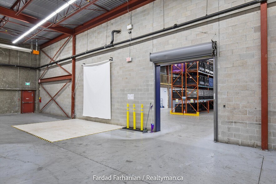 More Photos Of 42 Cardico Dr, Whitchurch-Stouffville Warehouse For Sale