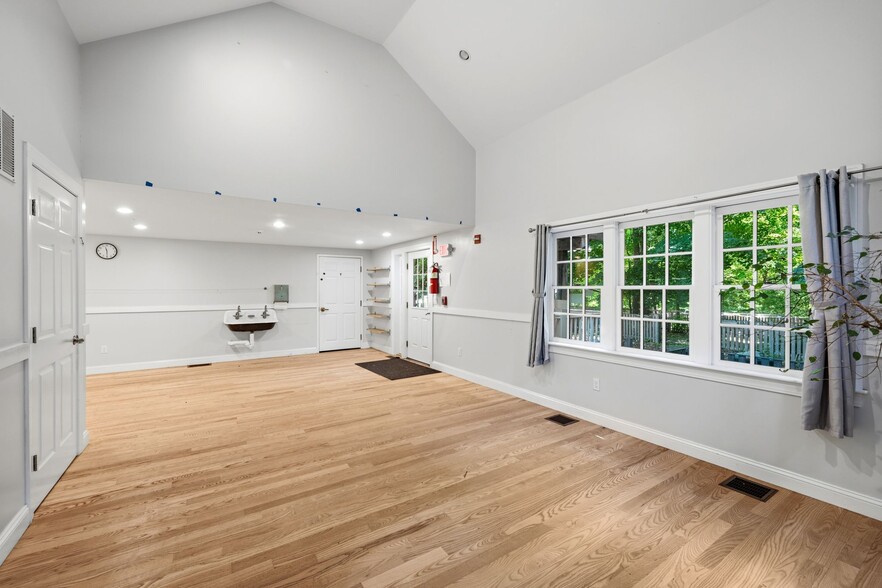 More Photos Of 181 Main St, Rowley Medical For Sale