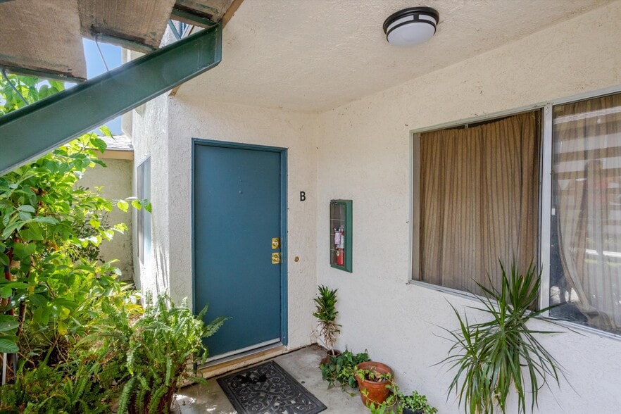 More Photos Of 1140 Oxford Dr, Redlands Apartments For Sale