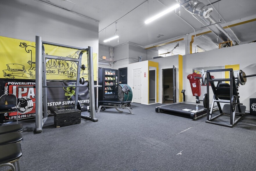 More Photos Of 1908 State St, Granite City Health Club For Sale