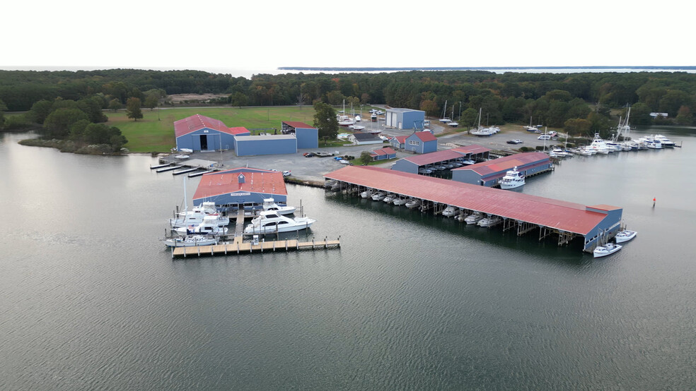 Primary Photo Of 18691 General Puller Hwy, Deltaville Marina For Sale