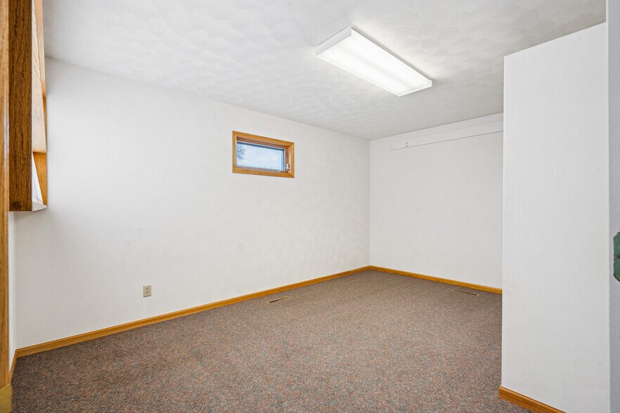 More Photos Of 219 N Canal St, Annawan Office For Sale