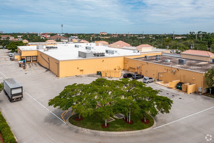 More Photos Of 2420-2500 Vanderbilt Beach Rd, Naples Unknown For Lease