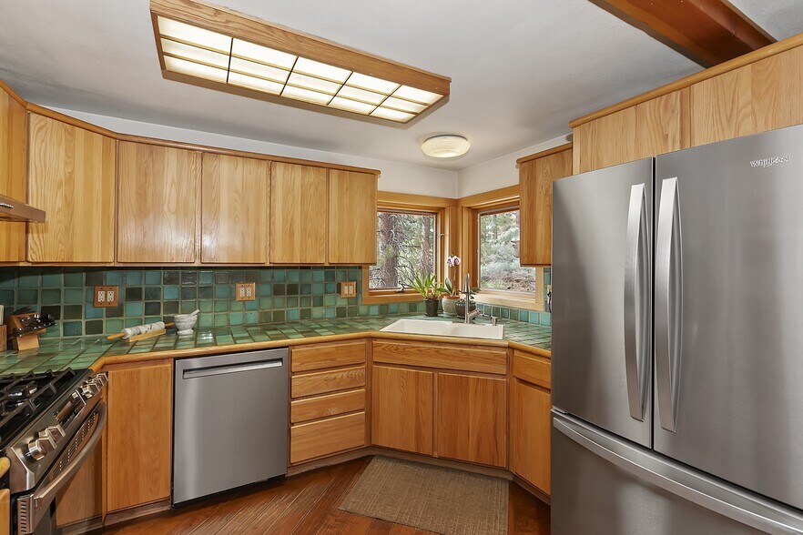 More Photos Of 39128 N Shore Dr, Fawnskin Specialty For Sale