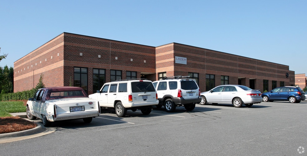 More Photos Of 971-985 Pinebrook Knolls Dr, Winston-Salem Unknown For Lease