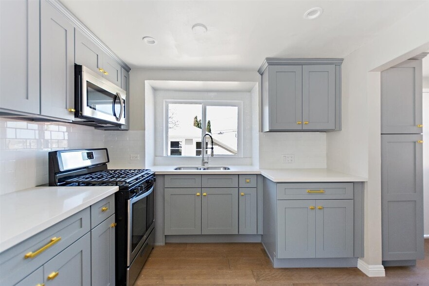 More Photos Of 1703 S Burlington Ave, Los Angeles Apartments For Sale