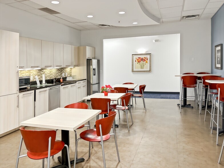 More Photos Of 41430 Grand River Ave, Novi Coworking Space