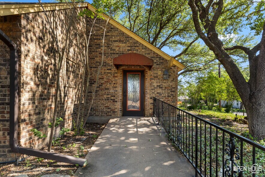 More Photos Of 1317 East St, Graham Medical For Sale