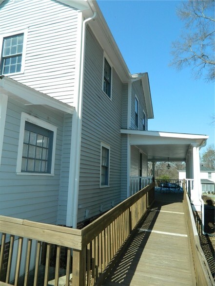 More Photos Of 16 Oak Grove St, Mount Holly Loft Creative Space For Lease