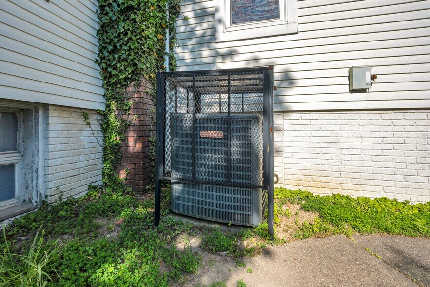 More Photos Of 15715 Libby Rd, Maple Heights General Retail For Sale
