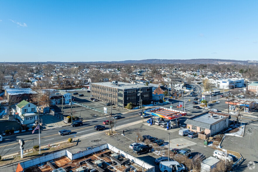 More Photos Of 2444 Morris Ave, Union Township Office For Lease