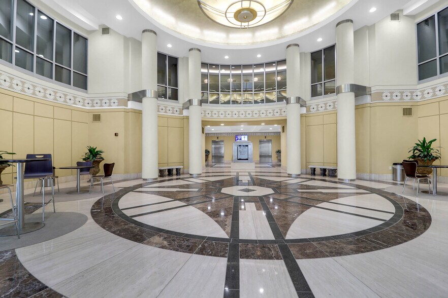 More Photos Of 40 Calhoun St, Charleston Office For Lease