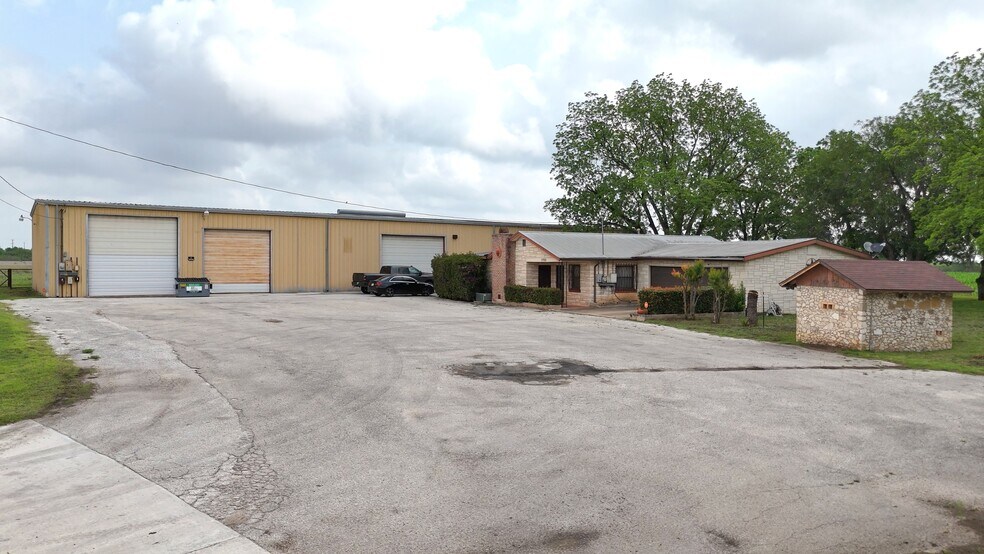 More Photos Of 11722 Fischer Rd, Von Ormy Industrial For Sale