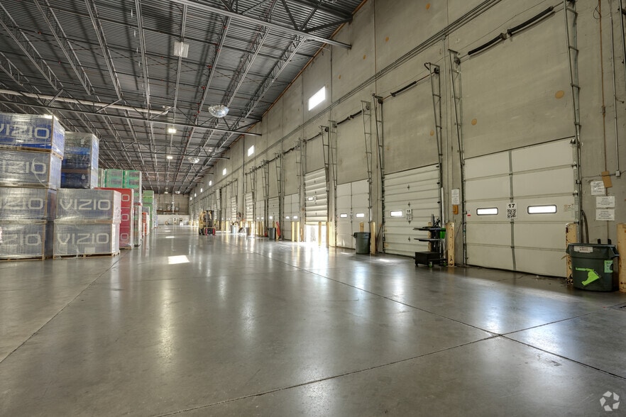 More Photos Of 6515 Ameriplex Dr, Portage Warehouse For Lease