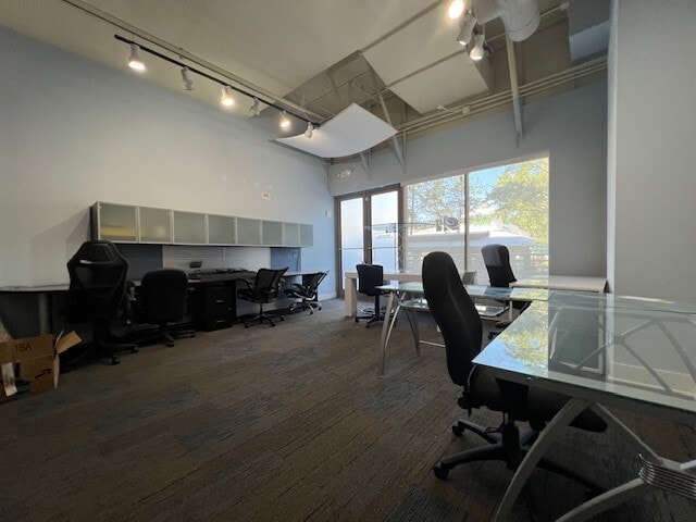 More Photos Of 142 W Platt St, Tampa Office Residential For Lease
