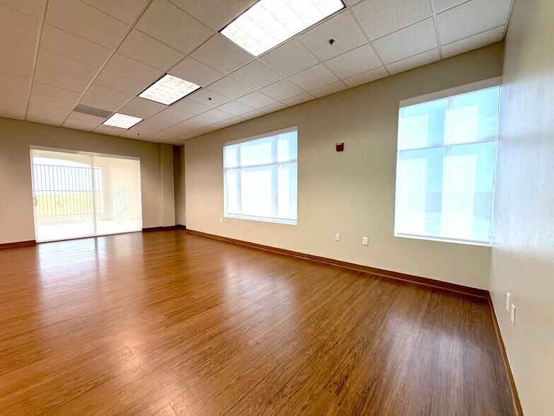 More Photos Of 1743 Park Center Dr, Orlando Medical For Lease