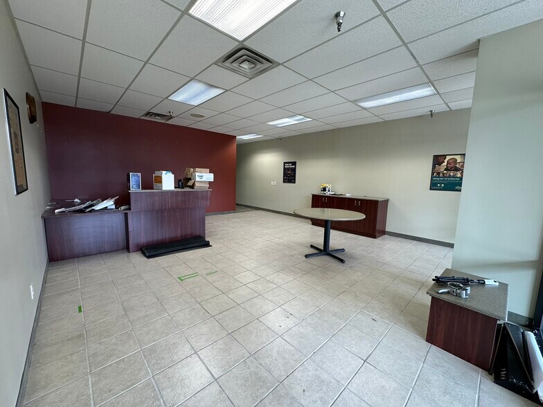 More Photos Of 2531 S Shields St, Fort Collins General Retail For Lease