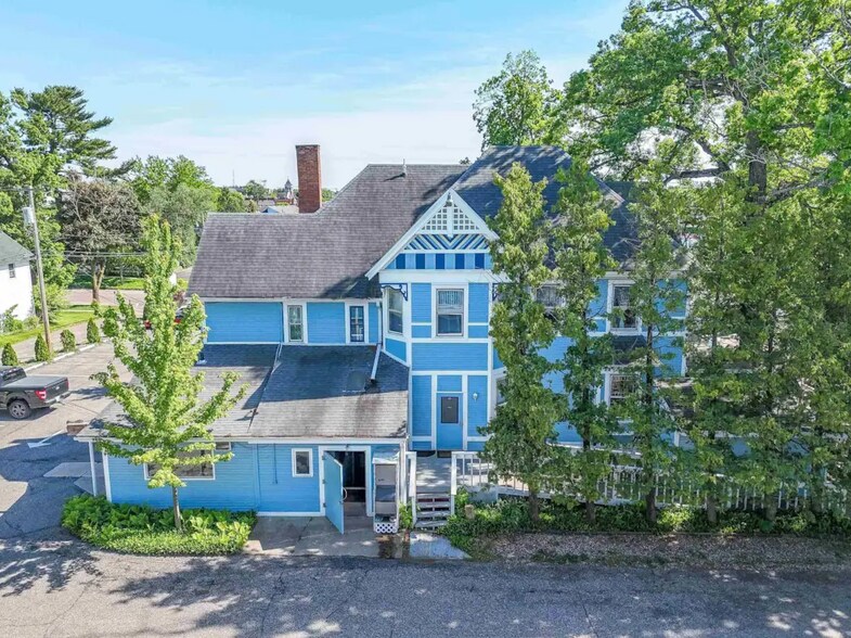 More Photos Of 211 Wisconsin Ave, Wisconsin Dells Hotel For Sale