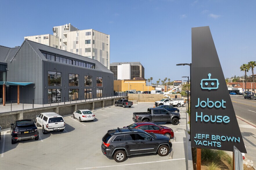 More Photos Of 3101 W Coast Hwy, Newport Beach Office For Lease