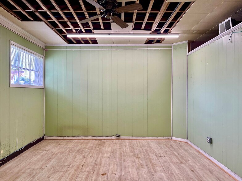 More Photos Of 103 N High St, Franklin Office Residential For Sale