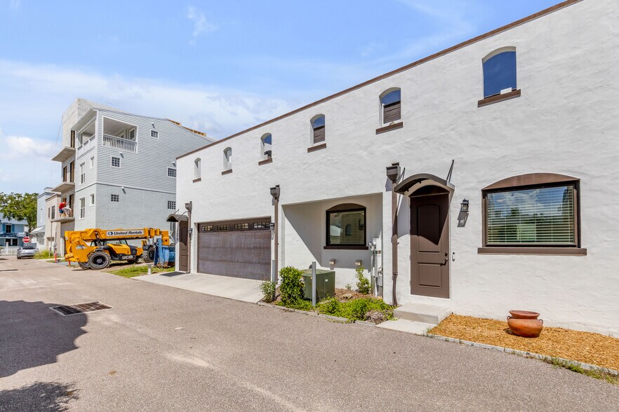 More Photos Of 136 Julia St, New Smyrna Beach Flex For Sale