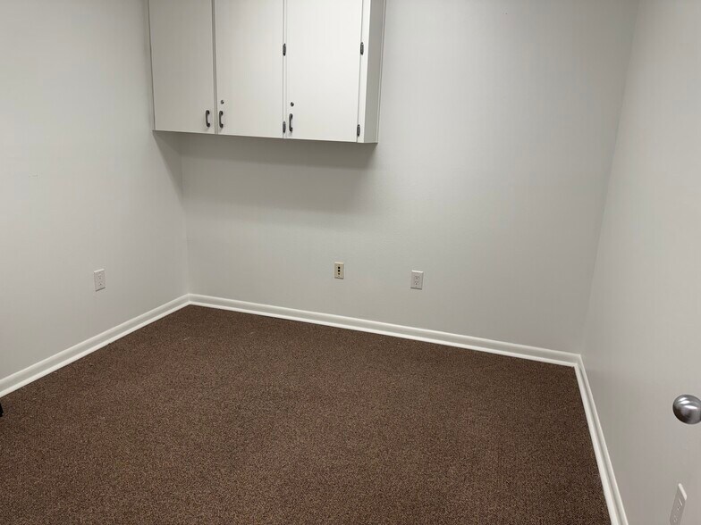 More Photos Of 1013 Marwalt Dr, Fort Walton Beach Medical For Sale