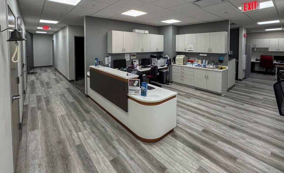 More Photos Of 8500 75th St, Pleasant Prairie Medical For Lease
