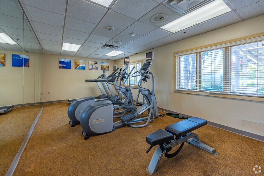 More Photos Of 1922 Skibo Rd, Fayetteville Hotel For Sale