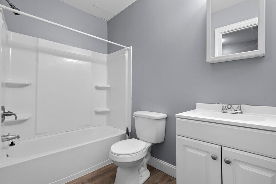 More Photos Of 5 Warner St Ext, Hartford Apartments For Sale