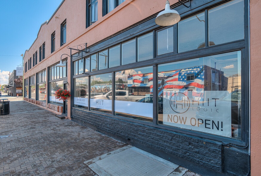More Photos Of 395 N Main St, Prineville Storefront Retail Residential For Sale